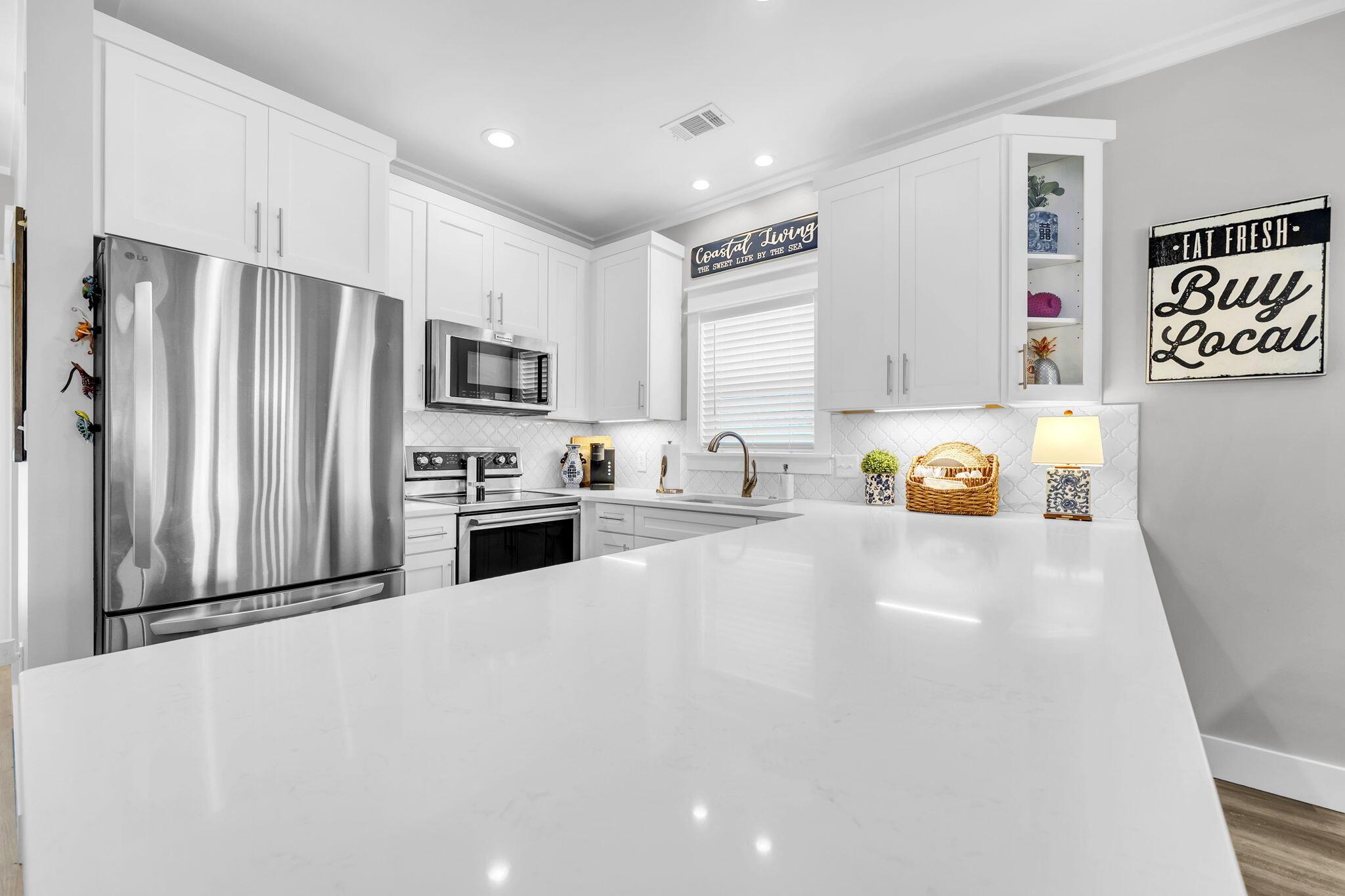 Image 3: Kitchen