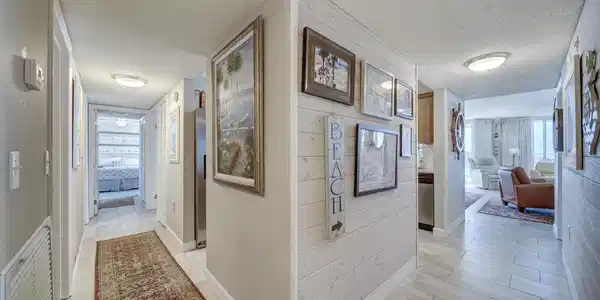 Image 3: Entry