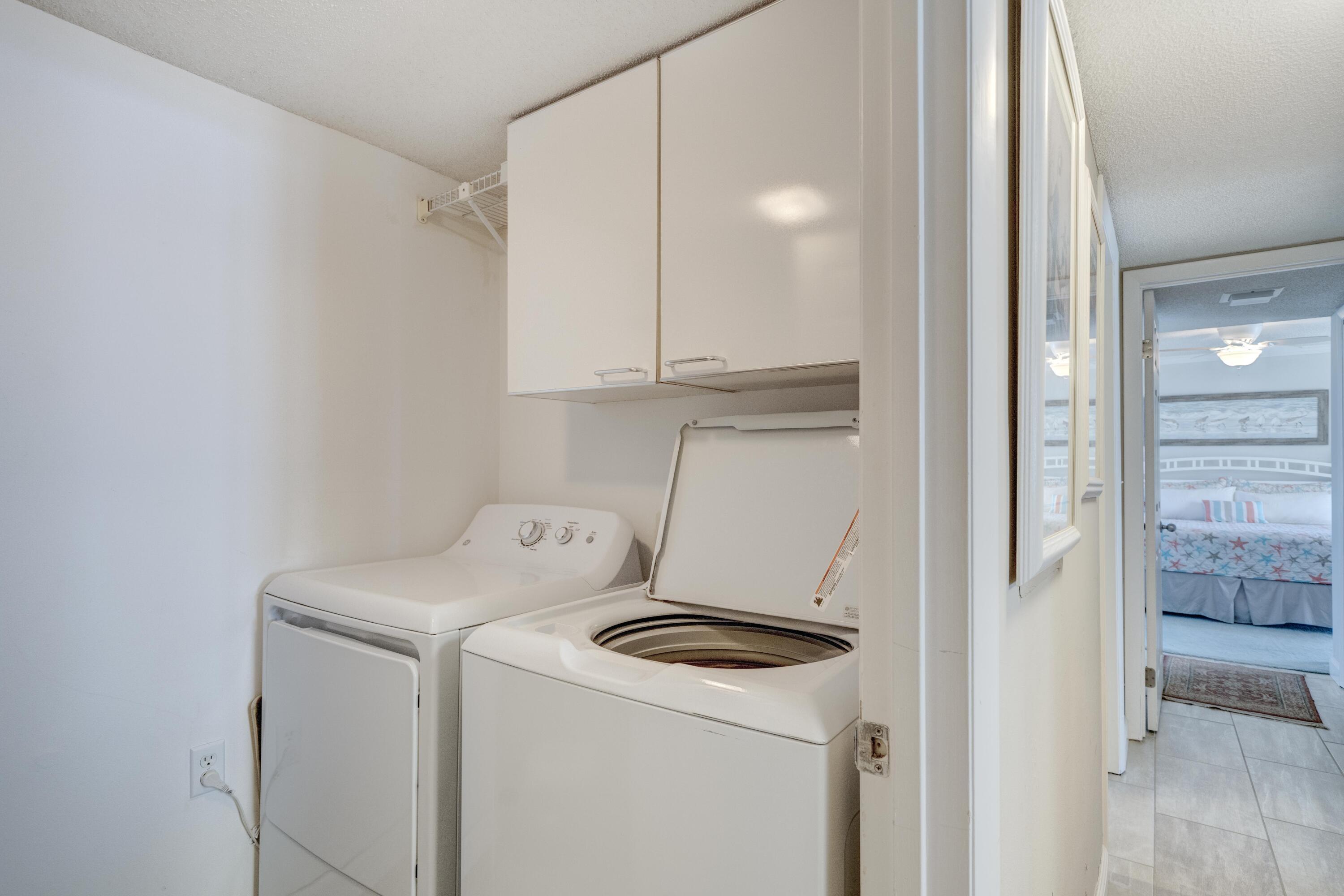 Image 4: Laundry