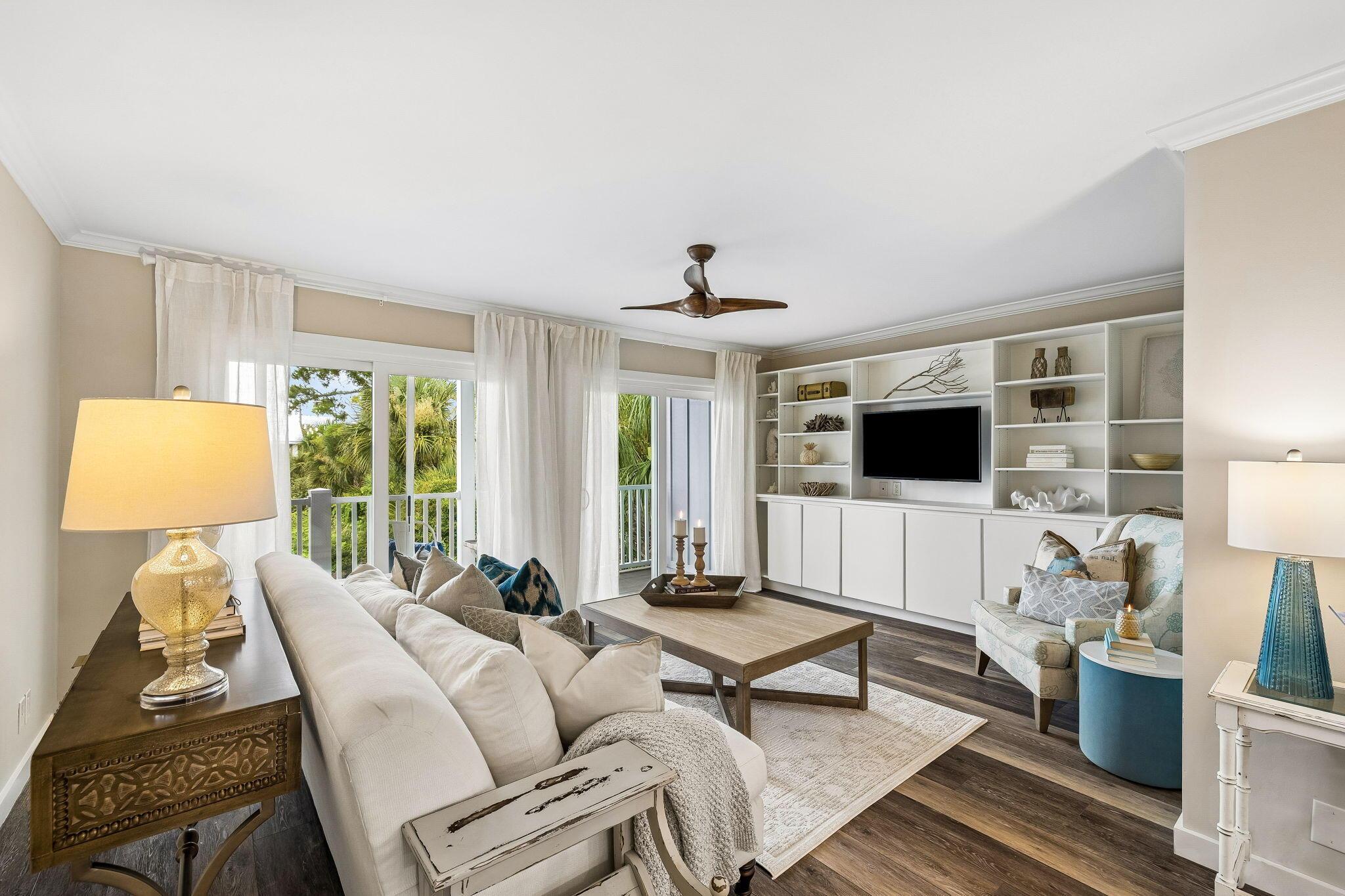 Image 3: Sea Bluff Unit 8