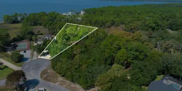 Image 2: Aerial 76 with lines