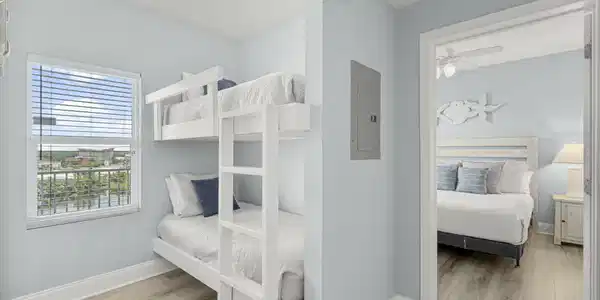 Image 3: 12-web-or-mls-9860 S Thomas Dr 609-3