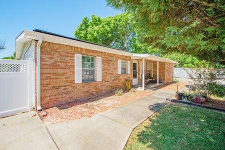 104 NW Wright Parkway