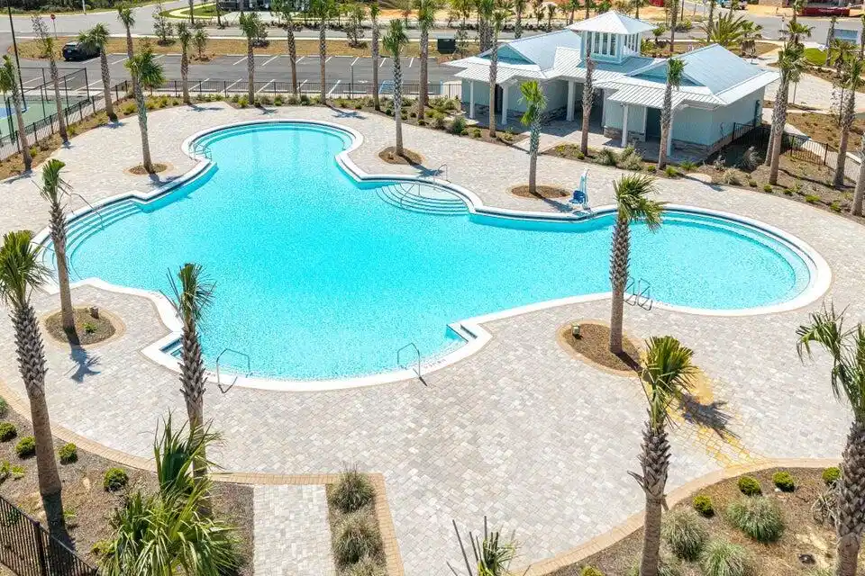 Image 1: pool2
