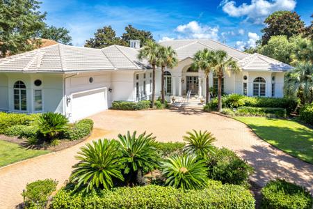 3290 Burnt Pine Lane