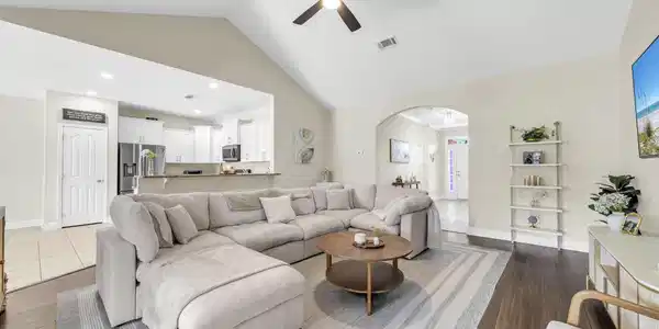 Image 2: 24-web-or-mls-DSC03238