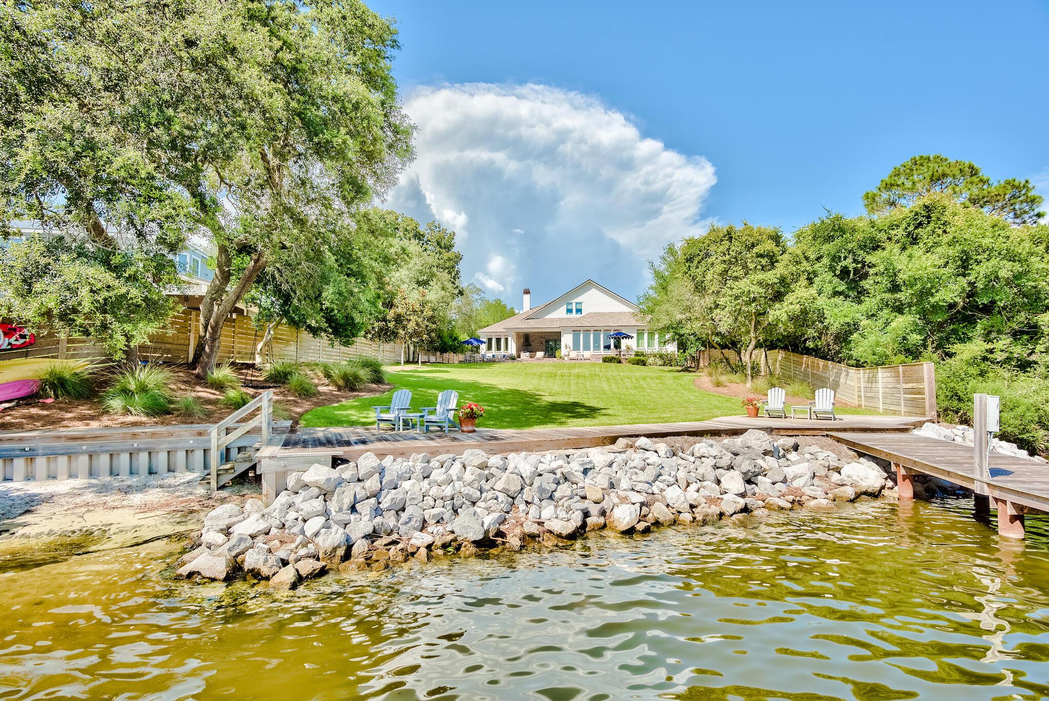 Image 3: 737 Bayou Drive