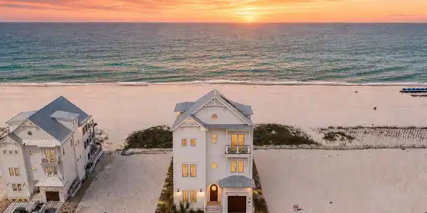5947 Gulf Drive