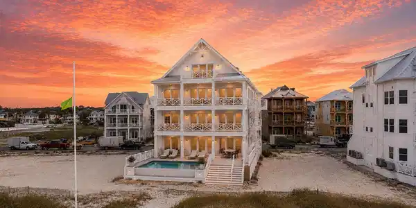 Image 2: Luxury Beachfront Homesite