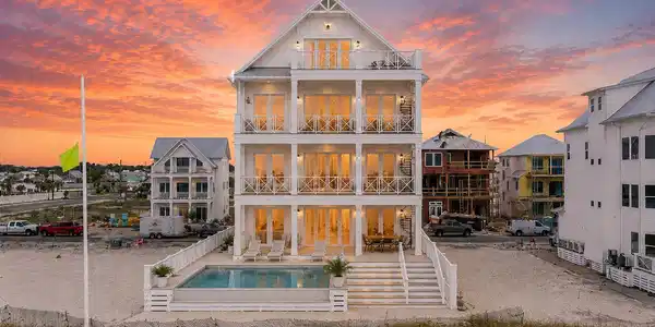 Image 3: Luxury Beachfront Homesite