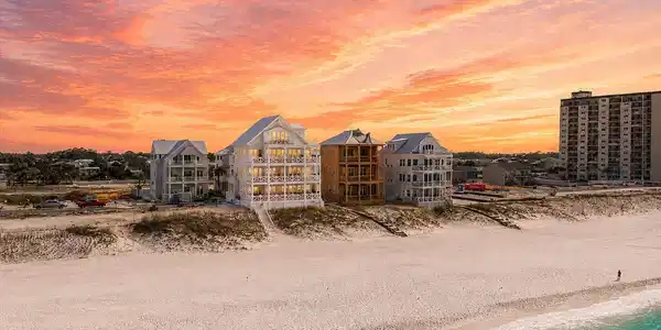 Image 4: Luxury Beachfront Homesite