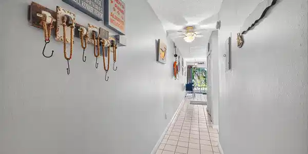 Image 3: 485 Gulf Shore Dr 102-5