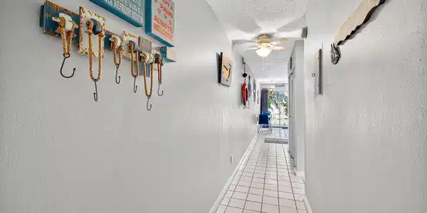 Image 4: 485 Gulf Shore Dr 102-6