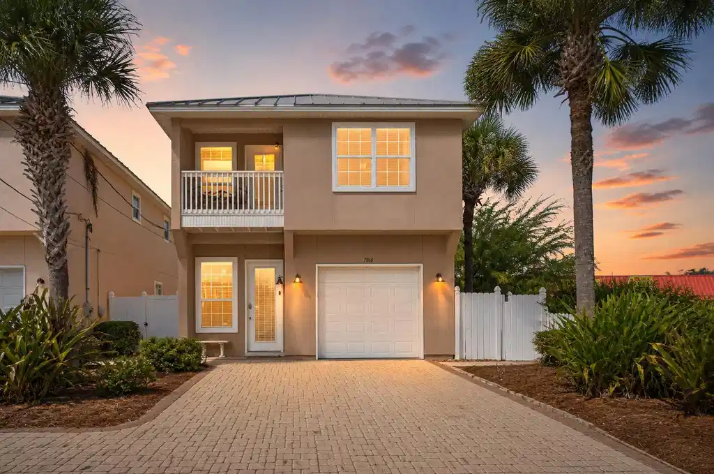 Image 1: Front of Beach House