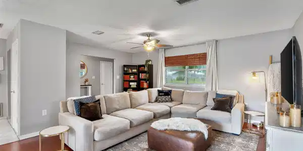 Image 4: 12-web-or-mls-Final Interior-6