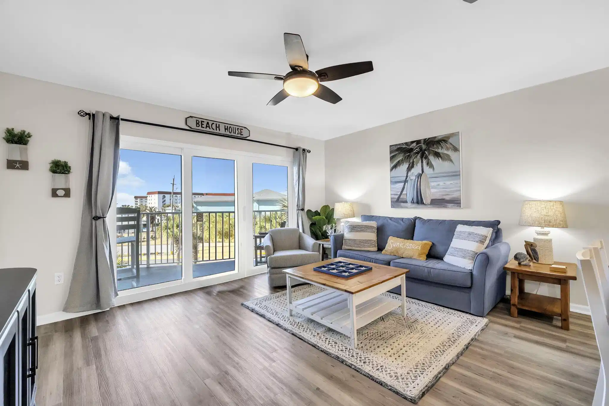 Image 1: Living Room