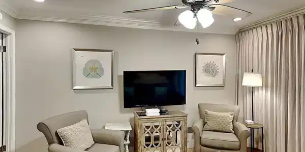 Image 3: Living Area (1)