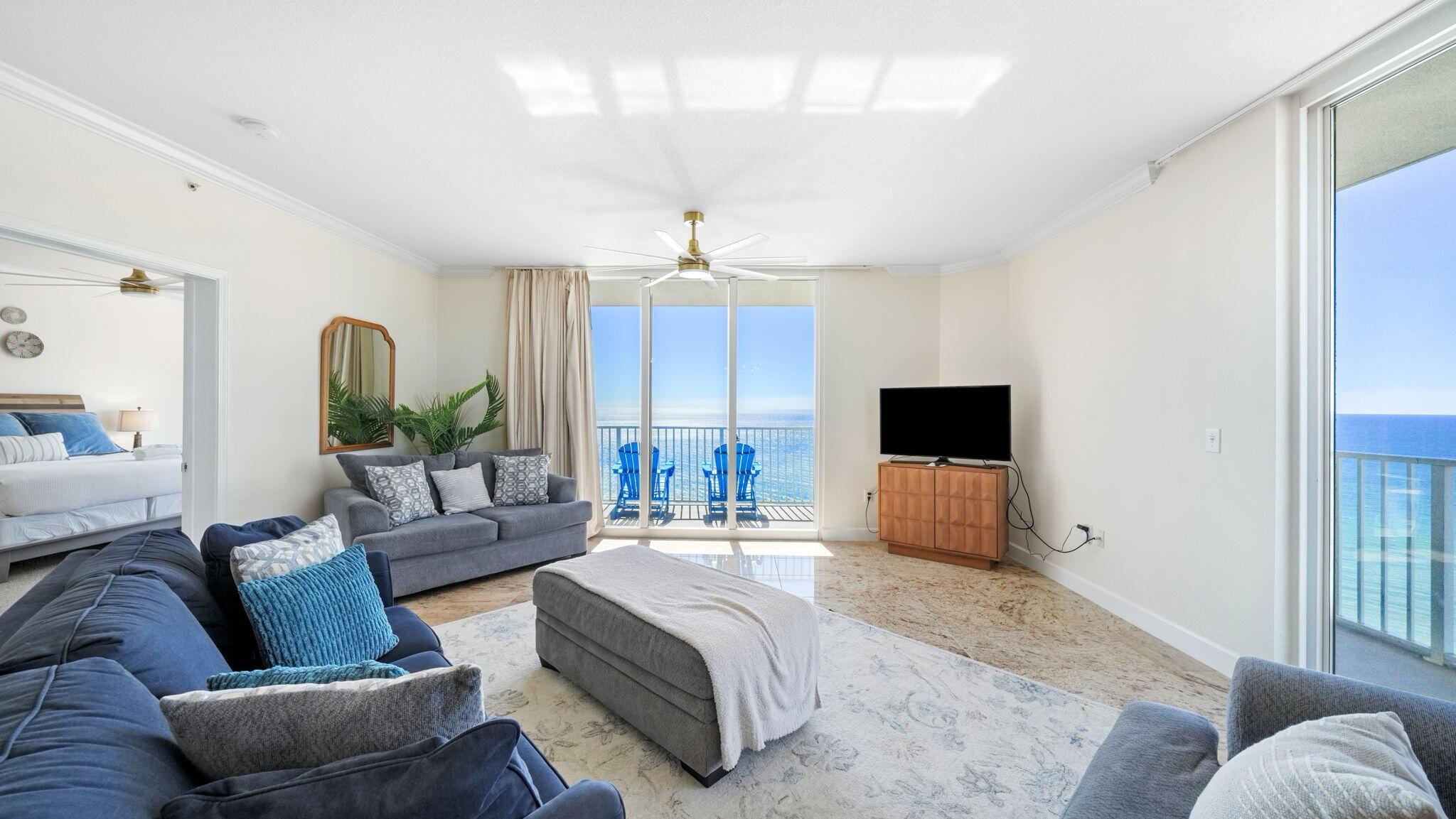 Image 3: Living Room