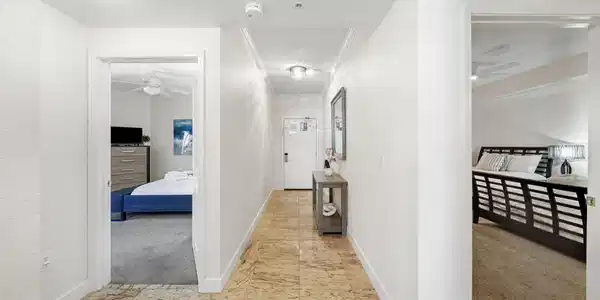 Image 4: Entry