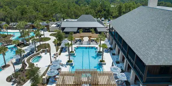 Image 4: Amenities