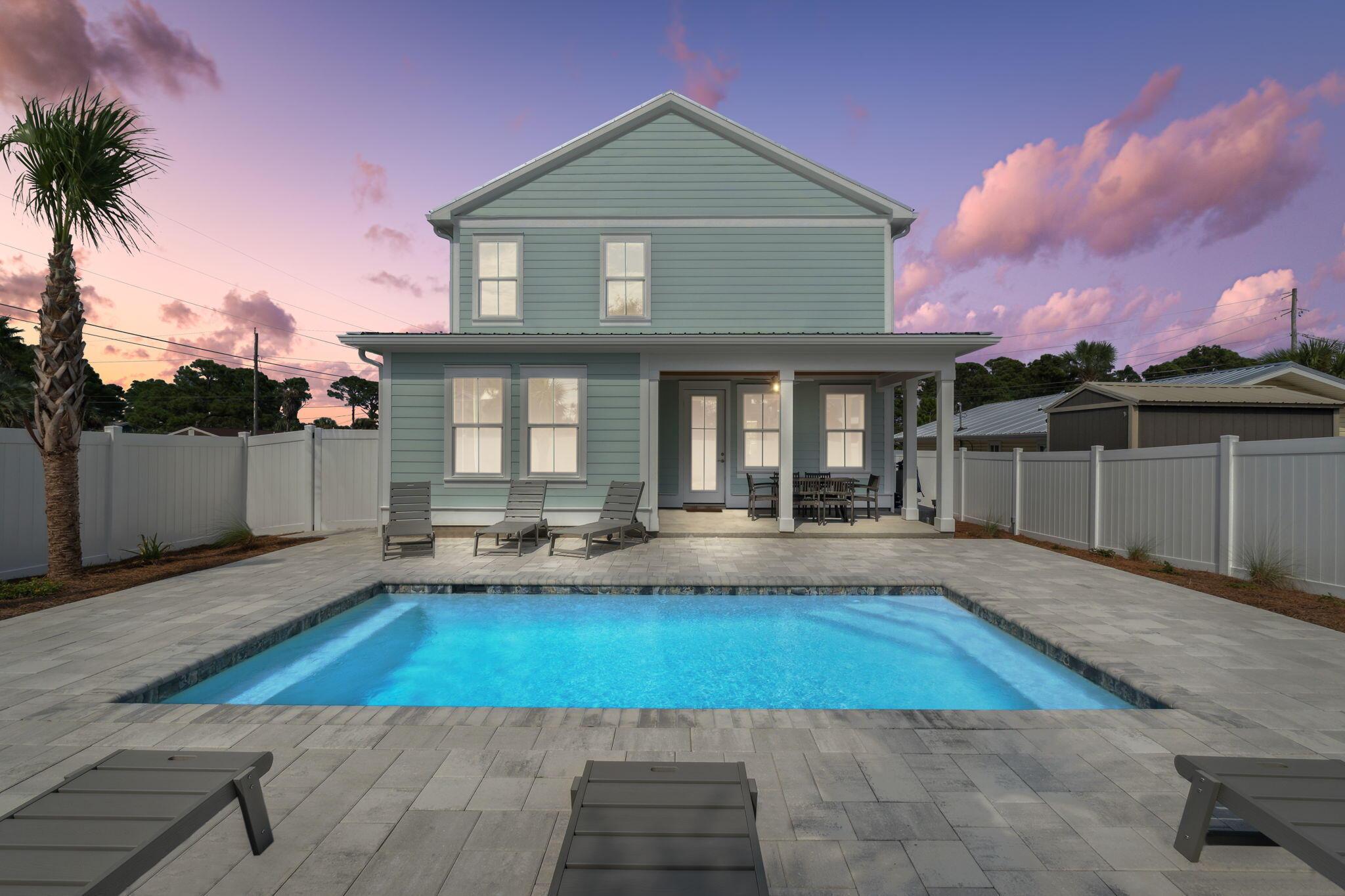 Image 2: Welcome to your gorgeous beach home!