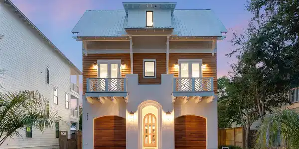 Image 2: 212 S Gulf Drive