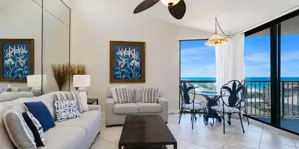 Image 3: Living - Dining - View