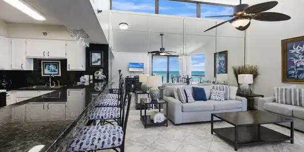Image 4: Kitchen, Living