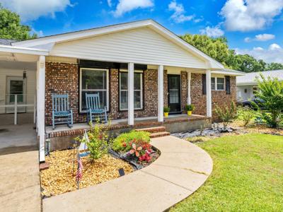 141 NW Rainbow Drive