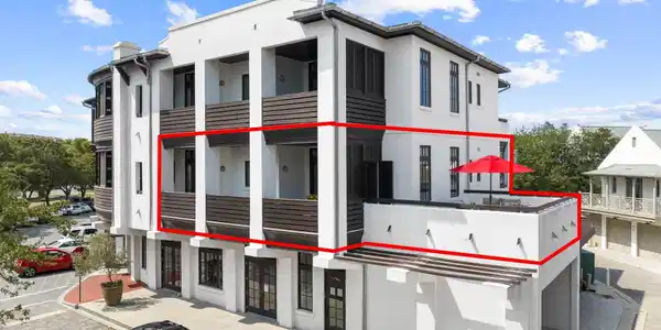 84 N Barrett Square
