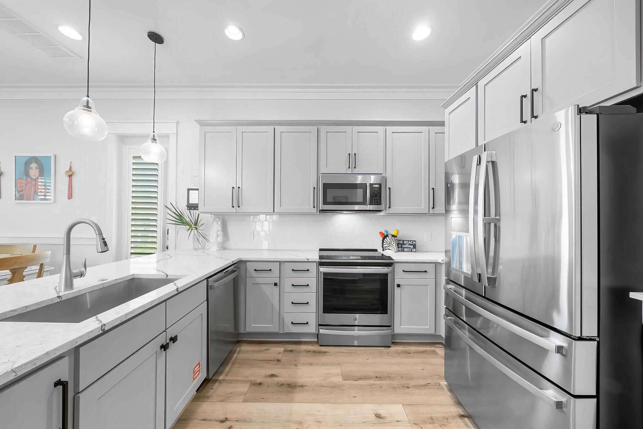 Image 3: 11-web-or-mls-2478 Bungalo Ln-22