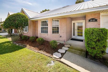 1946 Woodcrest Ridge