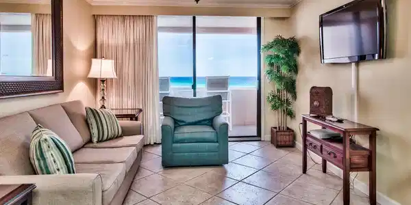 Image 2: living with a view