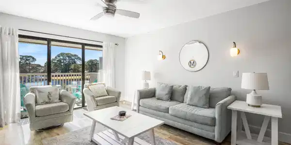 Image 4: 911 Harbour Pointe #912-4
