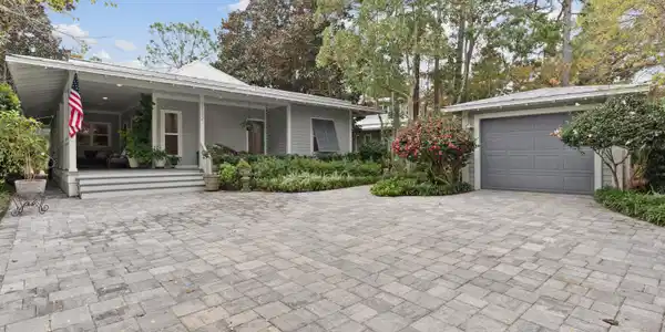 1132 Prestwick Place