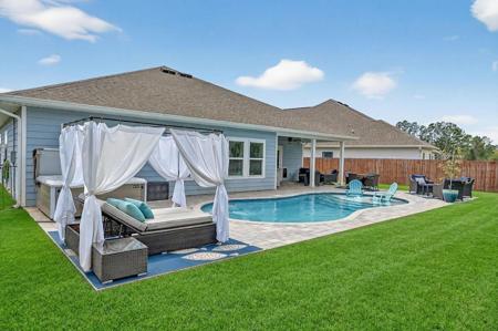 27 E Oak Trees Lane