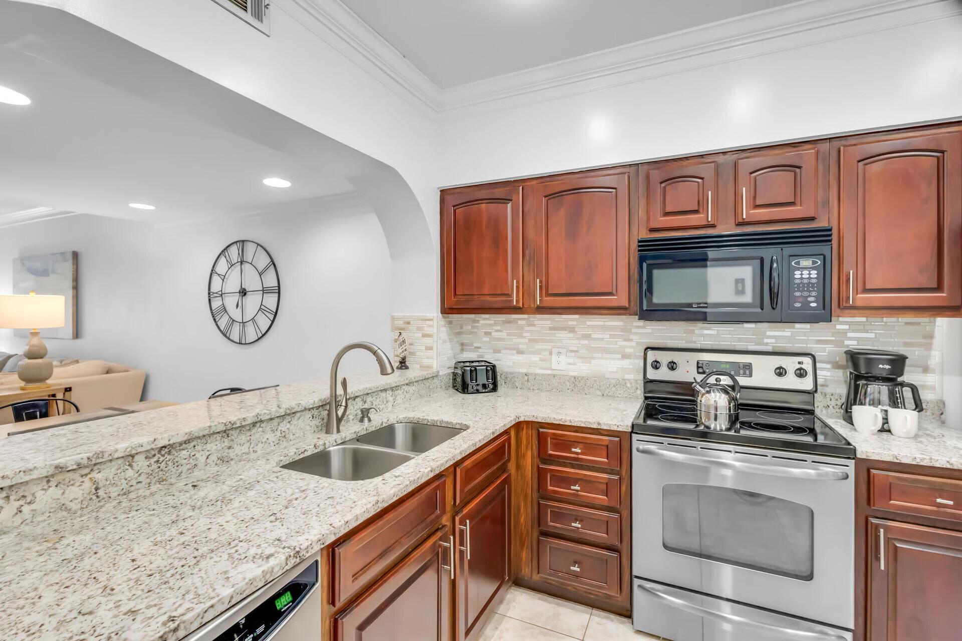 Image 3: 5151 Beachwalk Circle