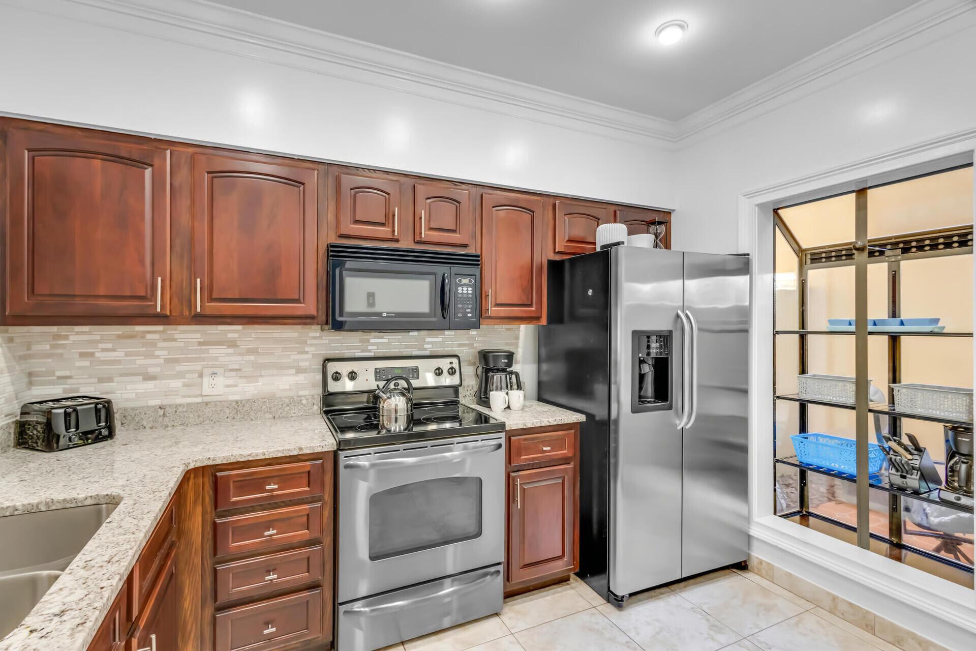 Image 4: 5151 Beachwalk Circle