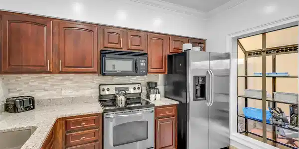 Image 4: 5151 Beachwalk Circle