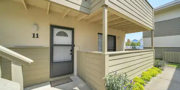 Image 2: Cross Creek Condo #11