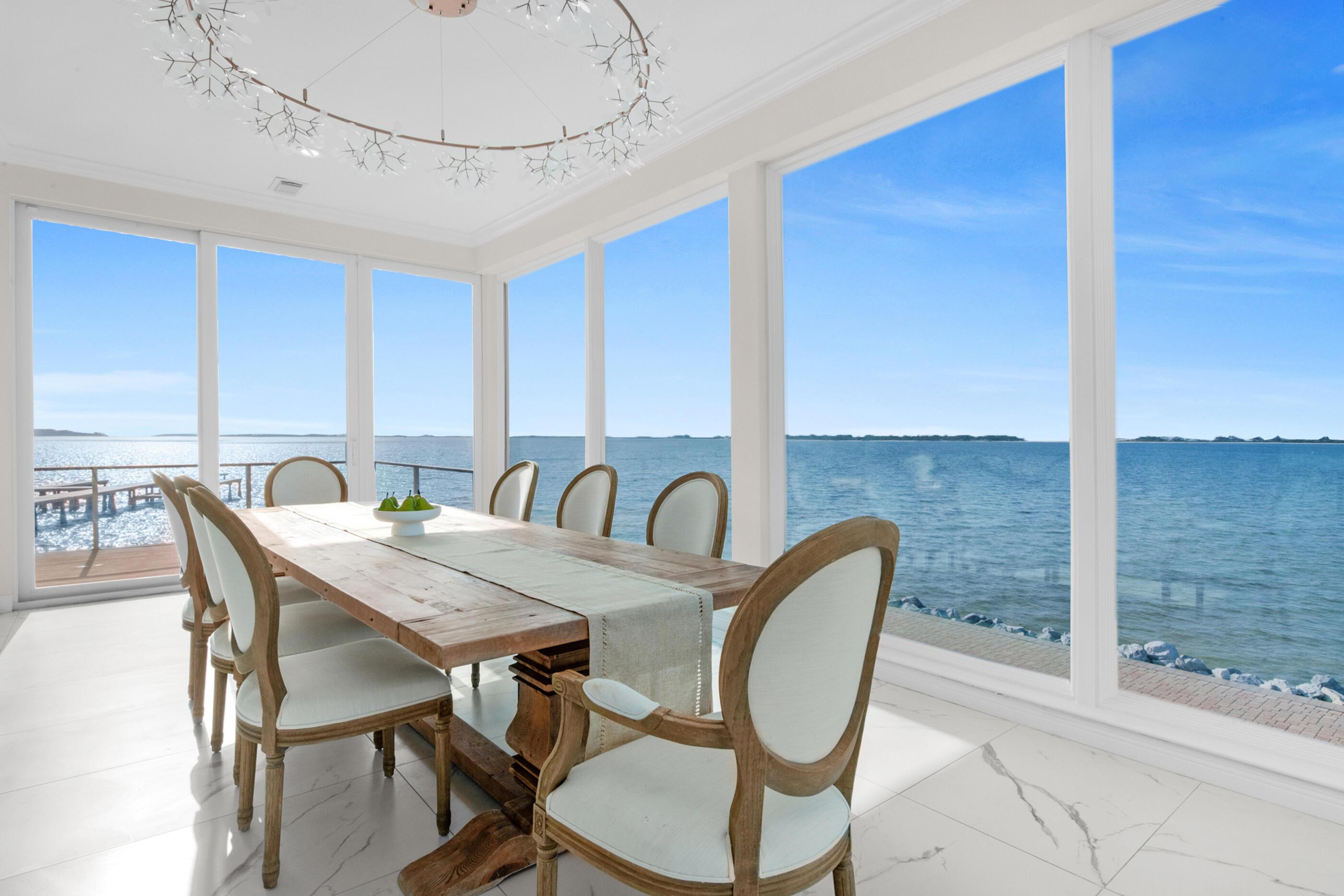 Image 4: Dining to Dock