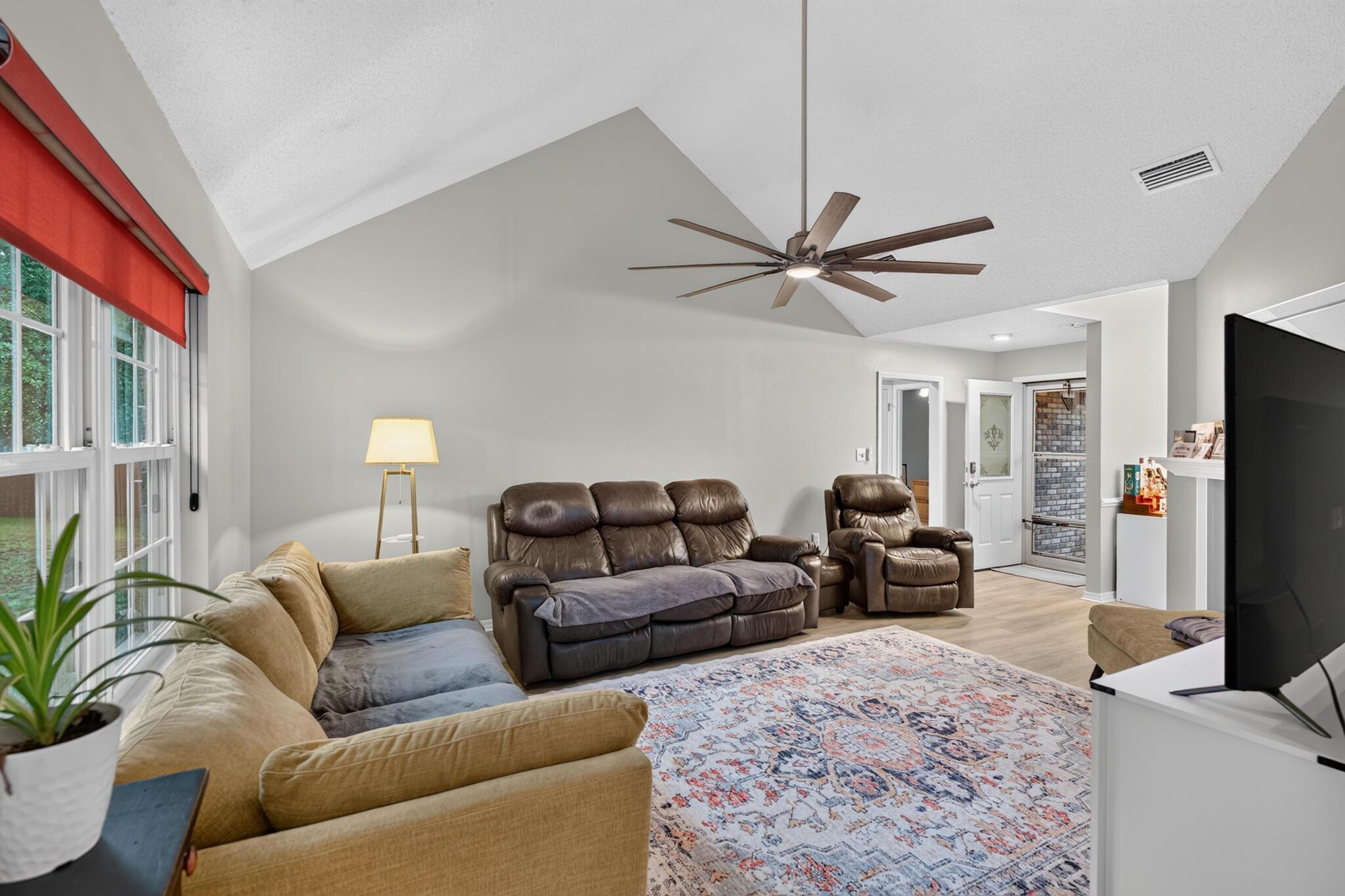 Image 2: Living Room