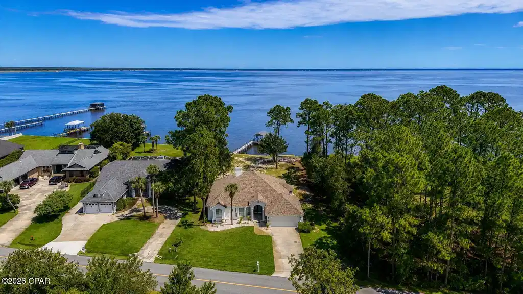 Image 1: Bay View