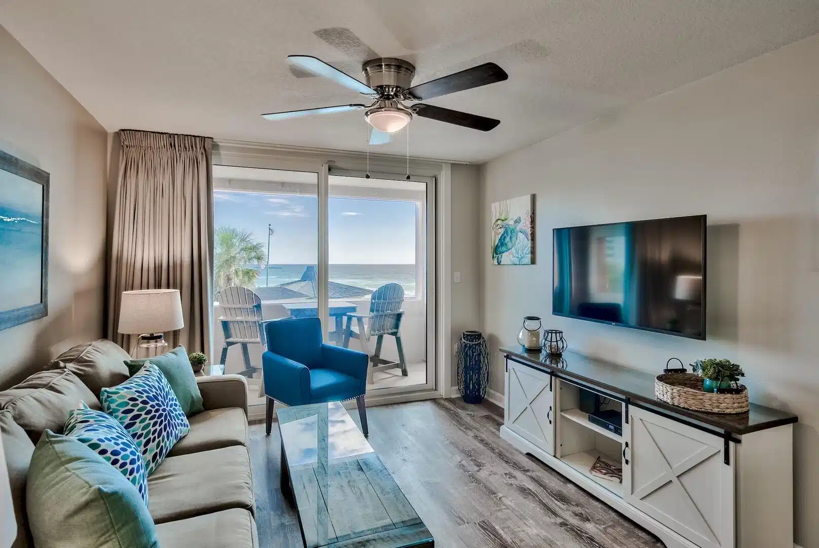 Image 1: Living Room