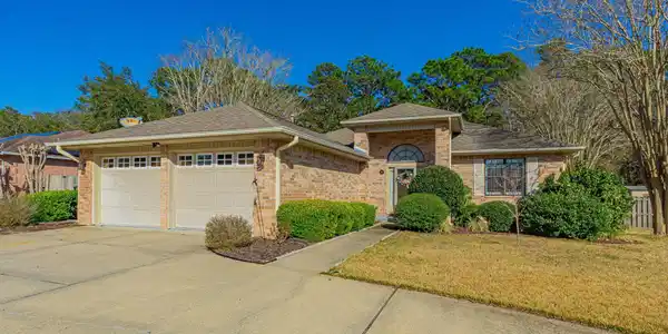 48 Hillcrest Drive