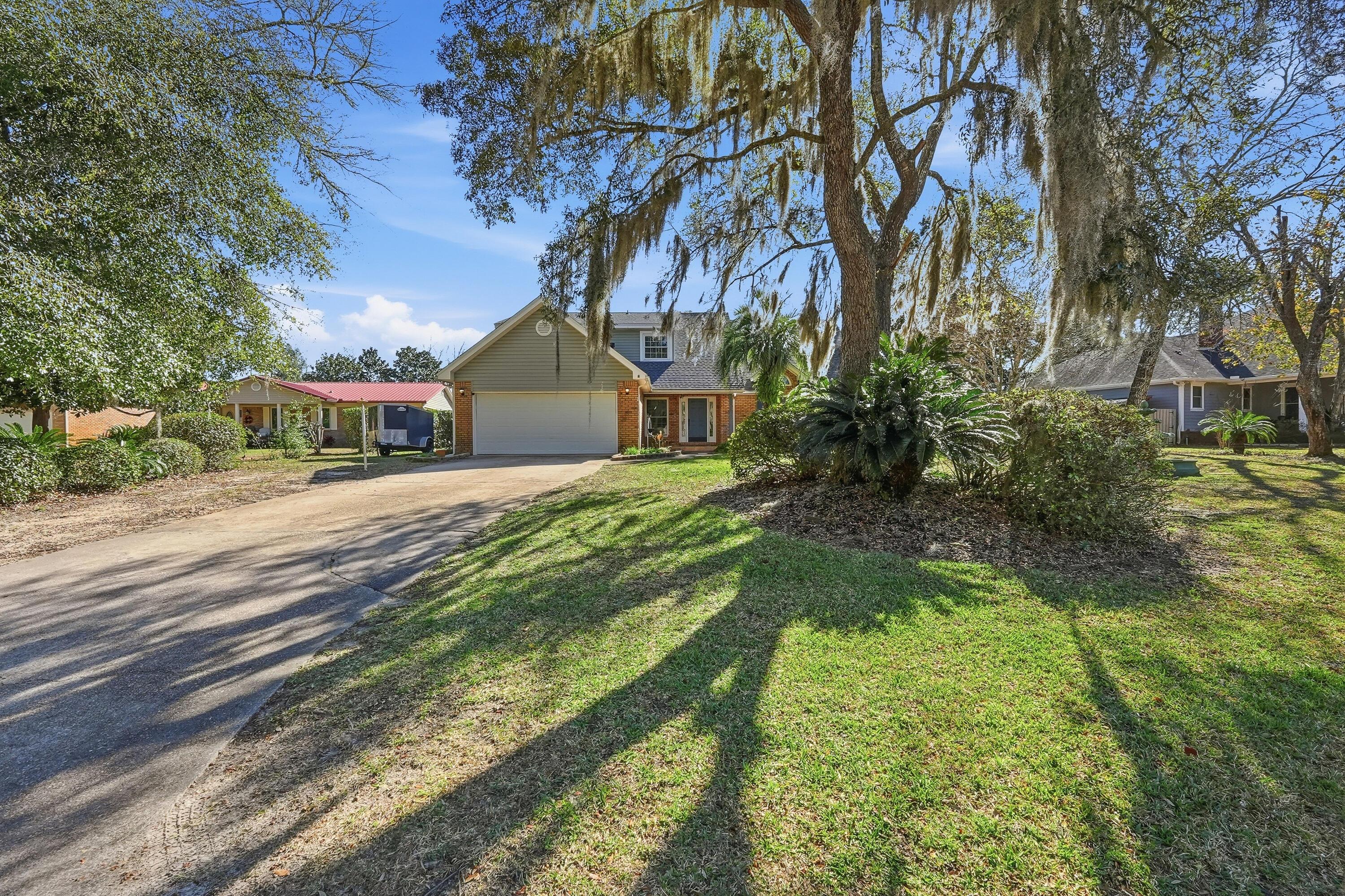 Image 1: 395 Jasmine Ave