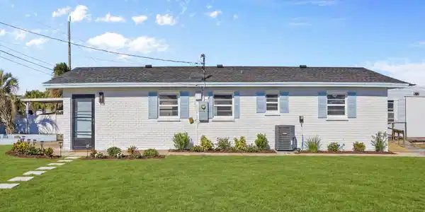 7008 Beach Drive