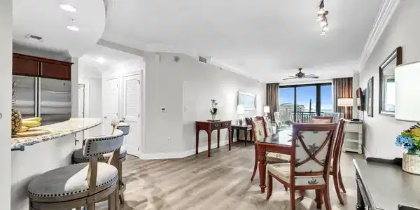 Image 3: Open concept dinning.