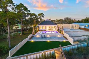 8747 N North Lagoon Drive