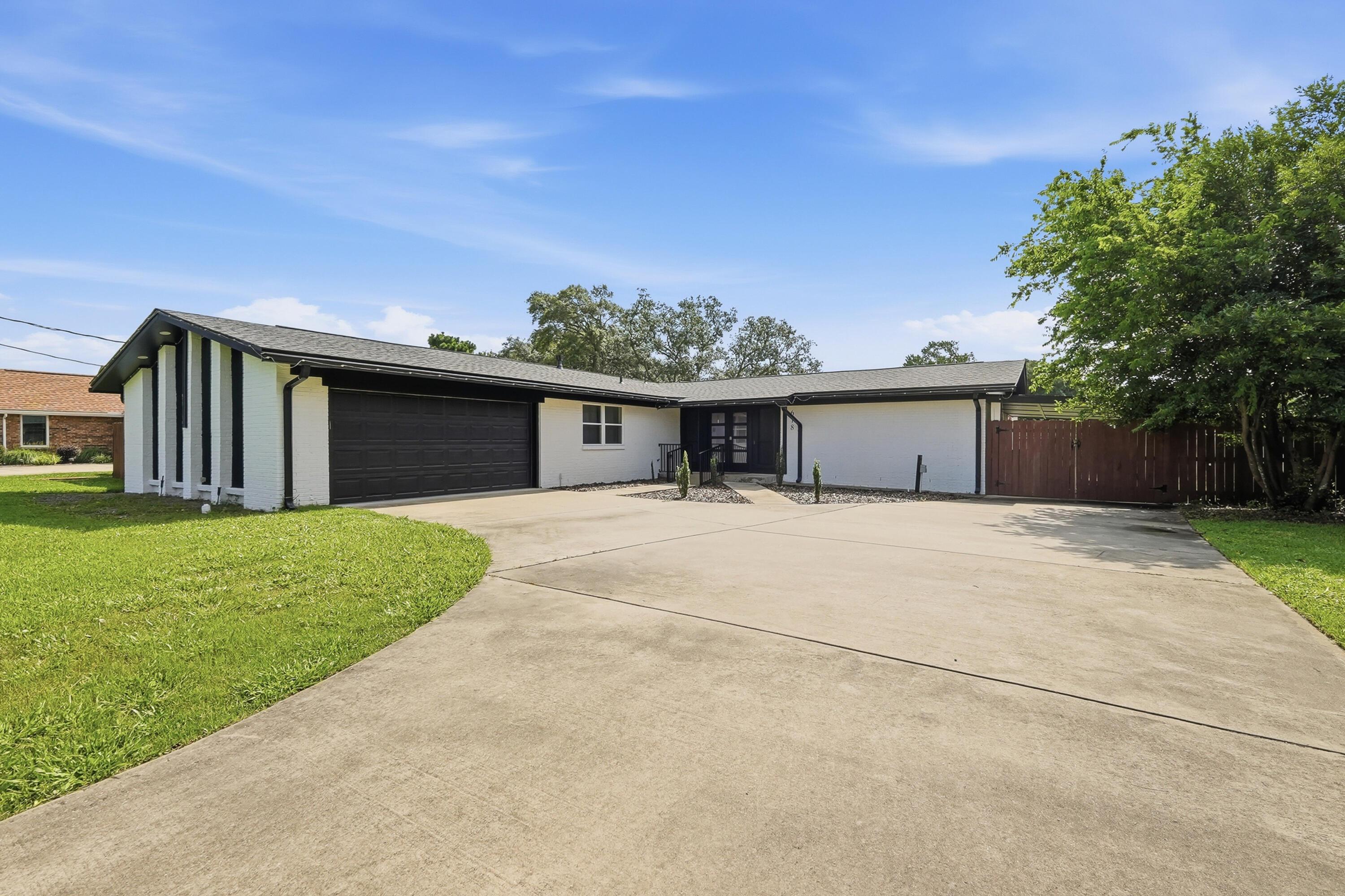 Image 3: 618 Country Club